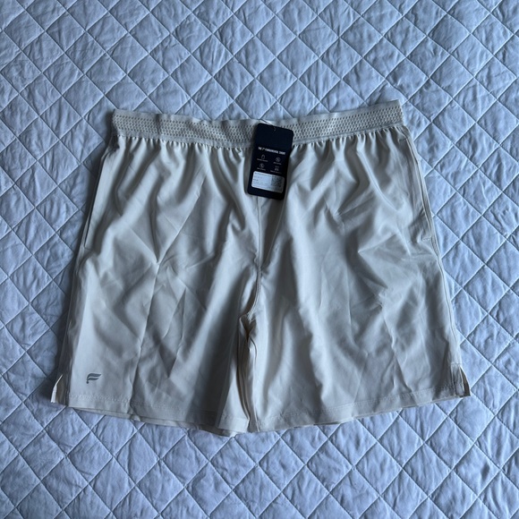Fabletics 7in Fundamental Shorts, Brand New - Picture 1 of 2